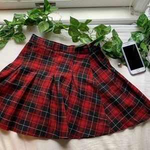 Divided Plaid Pleated Skirt